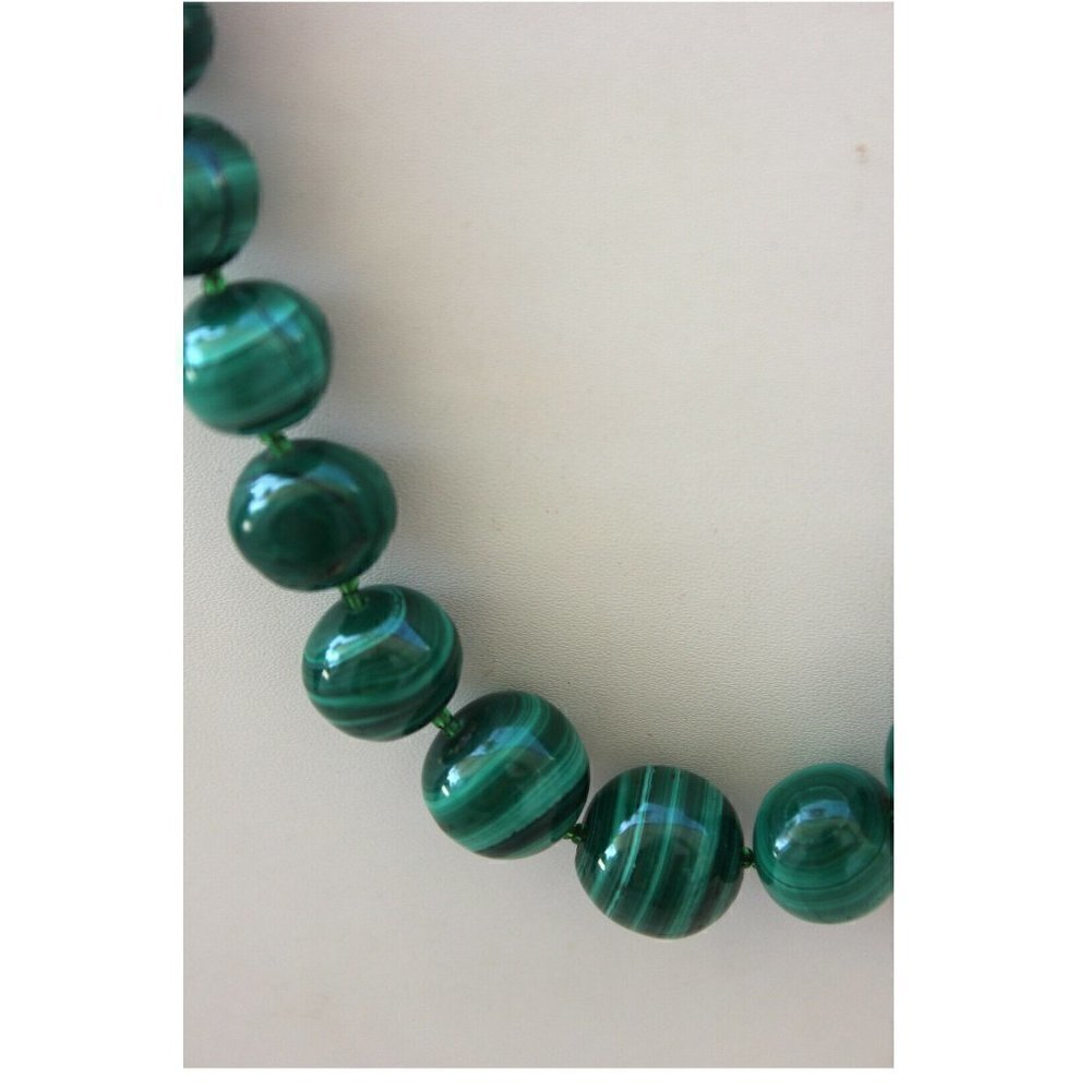 Vintage 24" Natural Green Malachite Stone Graduated 8-15mm Knotted Bead Necklace - Picture 3 of 4